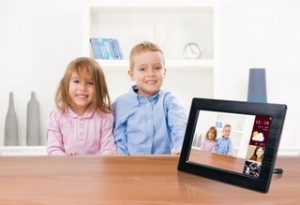 Fit Images Into a Digital Photo Frame With FotoFrame